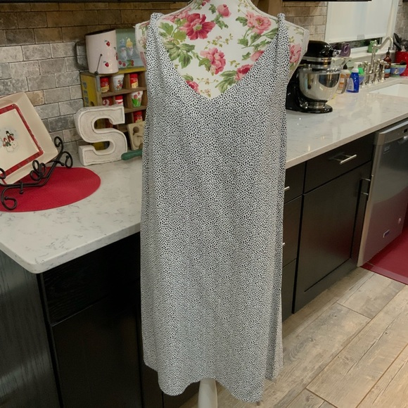 Madison Dresses & Skirts - Madison White & Black Animal Dot Sleeveless Shift Dress 
Size Medium 
New